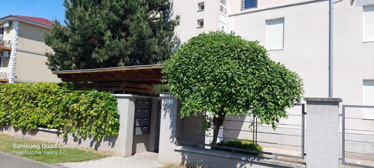 Beszedes-Lak, Aranypart Lägenhet Siófok Exteriör bild
